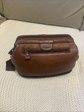 Umi brown toiletry bag